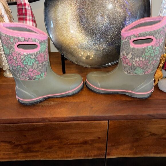 Bogs Girls Winter Boots - Picture 5 of 11